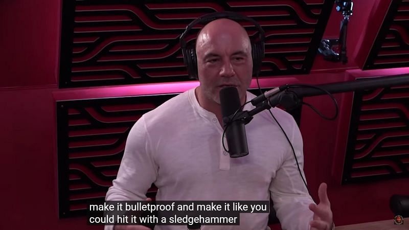 Joe spørger, hvorfor lastbilerne var ekstra holdbare (Billede Via YouTube/PowerfulJRE)