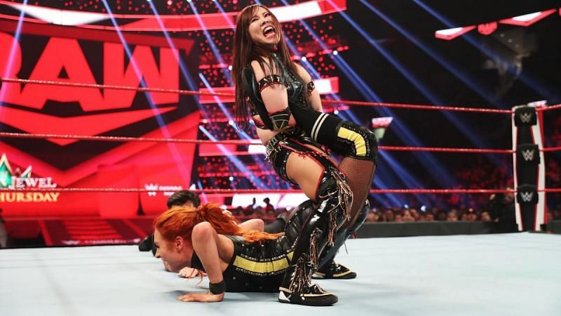 Kairi protiv Becky Lynch.