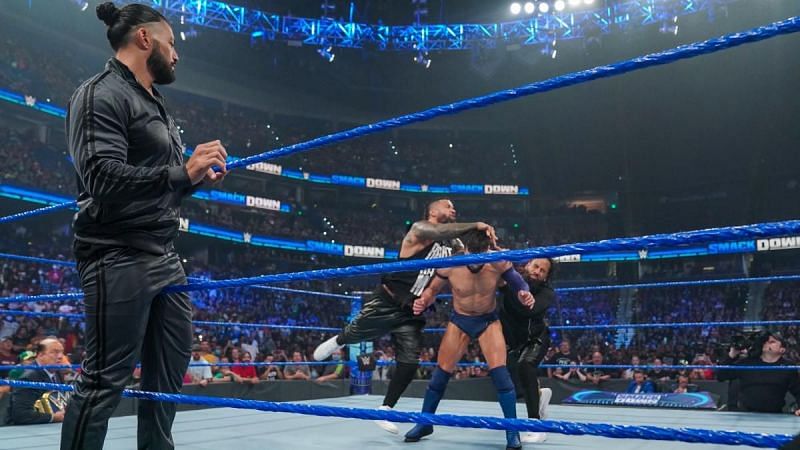 Roman Reigns sledoval útok Usosov na Fína Balora