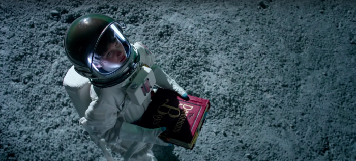 La bande-annonce du livre dangereux pour les garçons: la série Amazon s'adapte au guide britannique