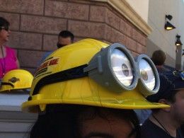 Niekingas „Me Minion Mayhem“ iškilmingas atidarymas „Universal Studios Hollywood“