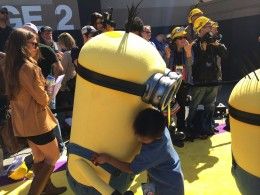 Niekingas „Me Minion Mayhem“ iškilmingas atidarymas „Universal Studios Hollywood“