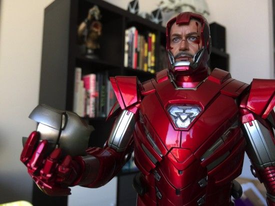 Karšti žaislai „Iron Man Mark 33 Silver Centurion Sixth Scale Figure“