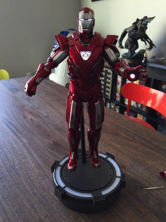 Karšti žaislai „Iron Man Mark 33 Silver Centurion Sixth Scale Figure“