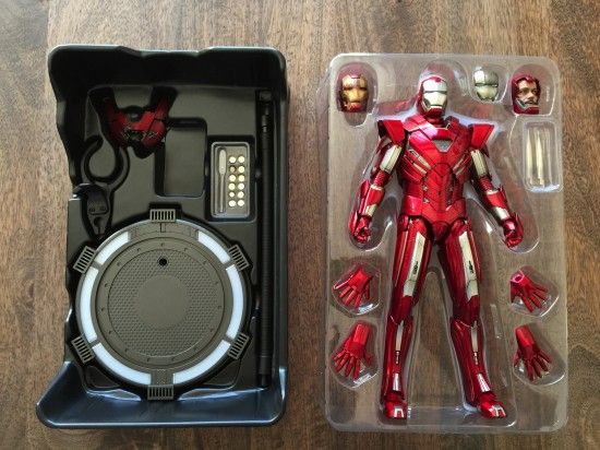 Karšti žaislai „Iron Man Mark 33 Silver Centurion Sixth Scale Figure“
