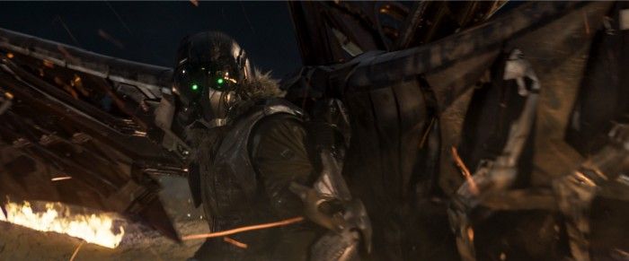 el buitre en spider-man: regreso a casa
