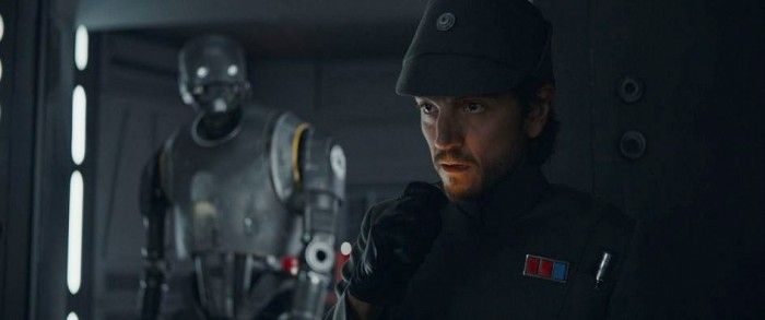 Rogue One - Diego Luna เป็น Cassian Andor ในเรื่อง Disguise