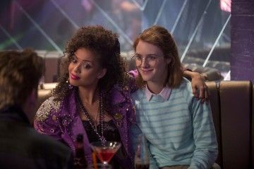 Musta peili Kausi 3 San Junipero - Gugu Mbatha-Raw ja Mackenzie Davis