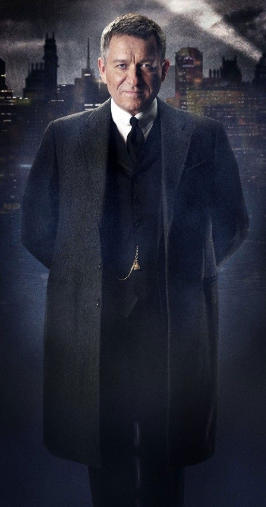 Gotham Photo Sean Pertwee hahmona Alfred