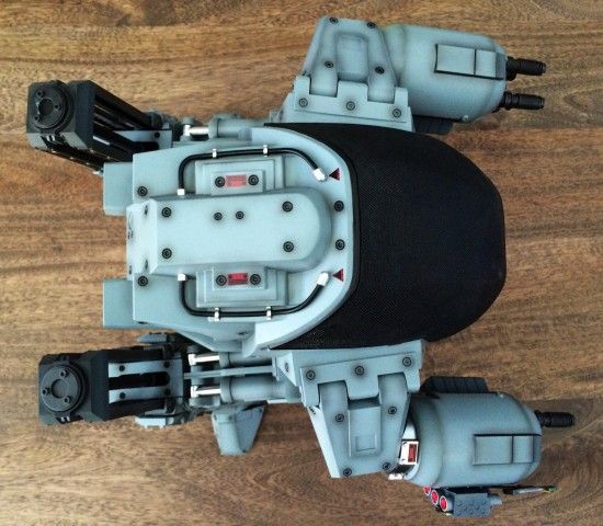 Επανεξέταση / Hot Toys Robocop ED-209 Έκτη κλίμακα Σχήμα με κριτική